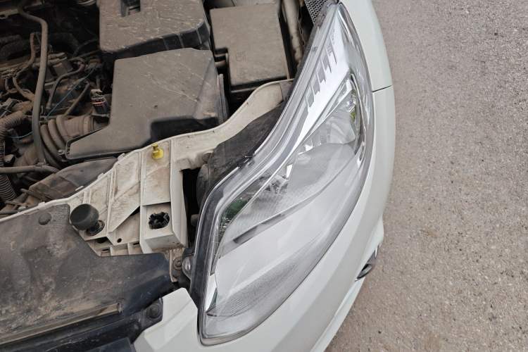 Used Ford Focus 2012 Hatchback 1.6L Automatic Fashion Edition Engine Bay Left