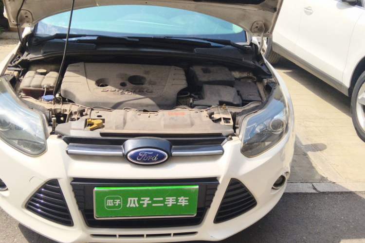 Used Ford Focus 2012 Hatchback 2.0L Automatic Luxury Sport Model Engine Bay Left