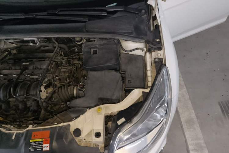 Used Ford Focus 2012 Sedan 1.6L Automatic Fashion Edition Engine Bay Left