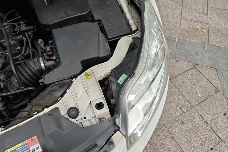 Used Ford Focus 2012 Sedan 1.6L Automatic Comfort Model Engine Bay Left