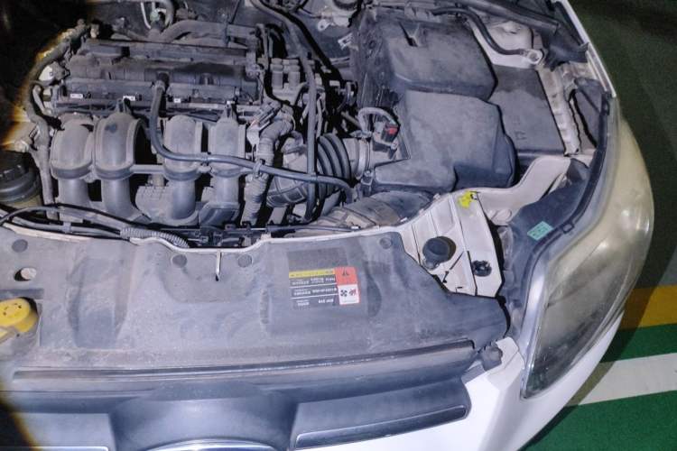 Used Ford Focus 2012 Hatchback 1.6L Automatic Comfort Model Engine Bay Left