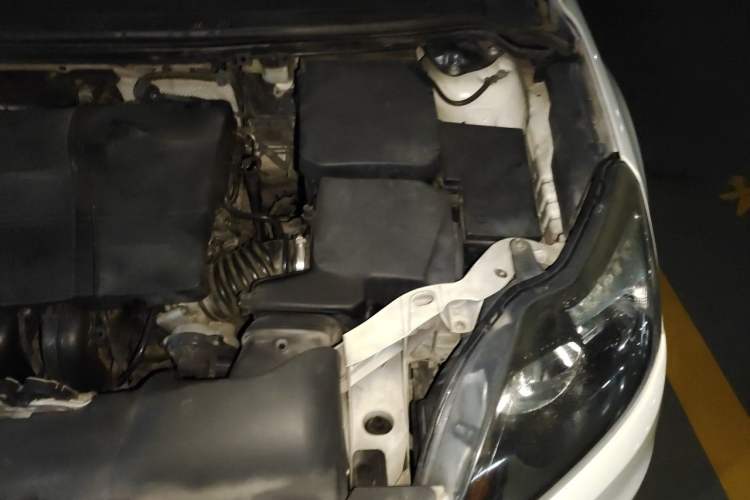Used Ford Focus 2012 Hatchback Classic 1.8L Automatic Fashion Edition Engine Bay Left