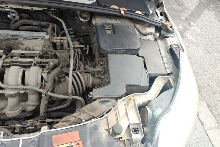 Used Ford Focus 2012 Sedan 1.6L Automatic Fashion Edition Engine Bay Left
