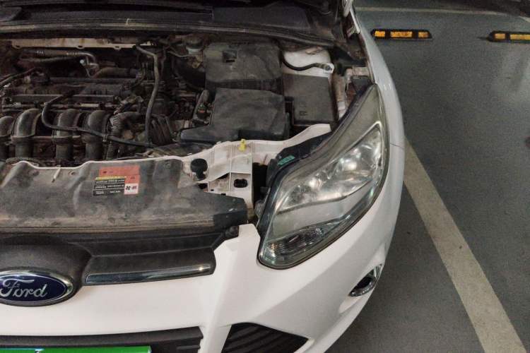Used Ford Focus 2012 Sedan 1.6L Automatic Fashion Edition Engine Bay Left