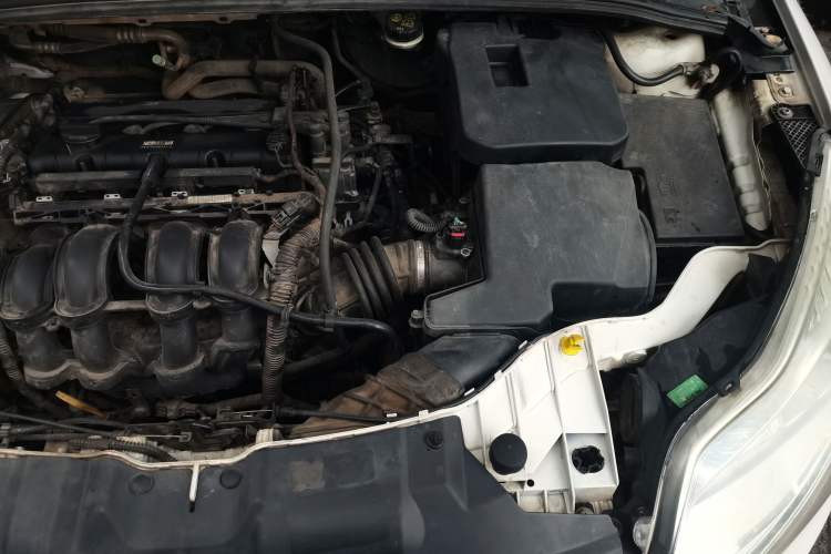 Used Ford Focus 2012 Sedan 1.6L Automatic Fashion Edition Engine Bay Left