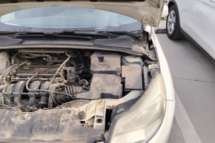 Used Ford Focus 2012 Sedan 1.6L Manual Fashion Edition Engine Bay Left