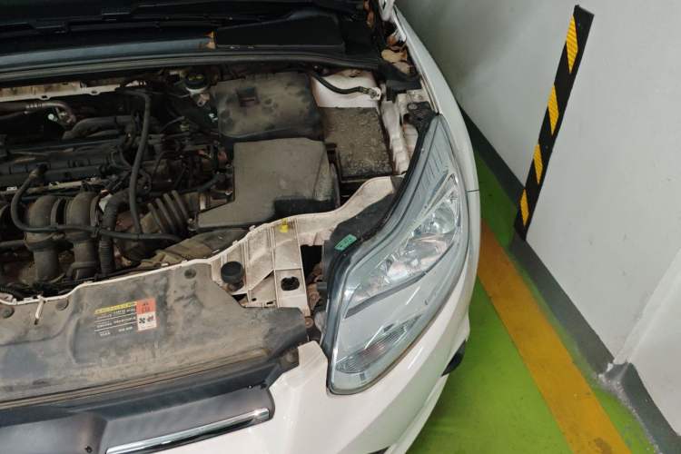 Used Ford Focus 2012 Hatchback 1.6L Automatic Fashion Edition Engine Bay Left