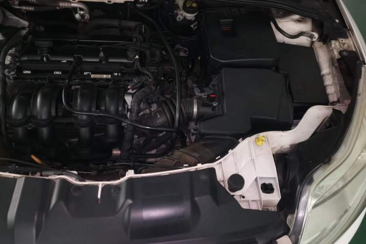 Used Ford Focus 2012 Sedan 1.6L Automatic Fashion Edition Engine Bay Left