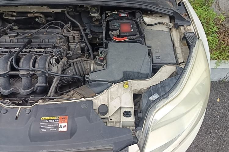 Used Ford Focus 2012 Sedan 1.6L Manual Fashion Edition Engine Bay Left