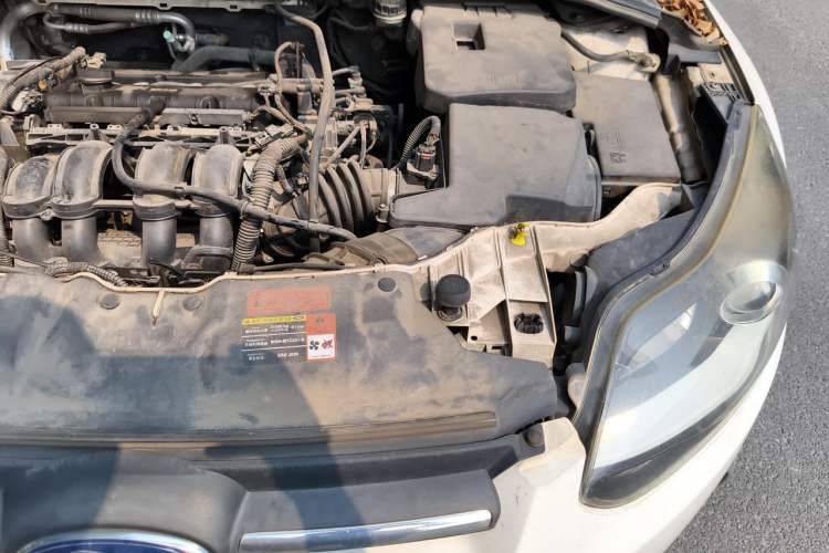 Used Ford Focus 2012 Hatchback 1.6L Automatic Comfort Model Engine Bay Left