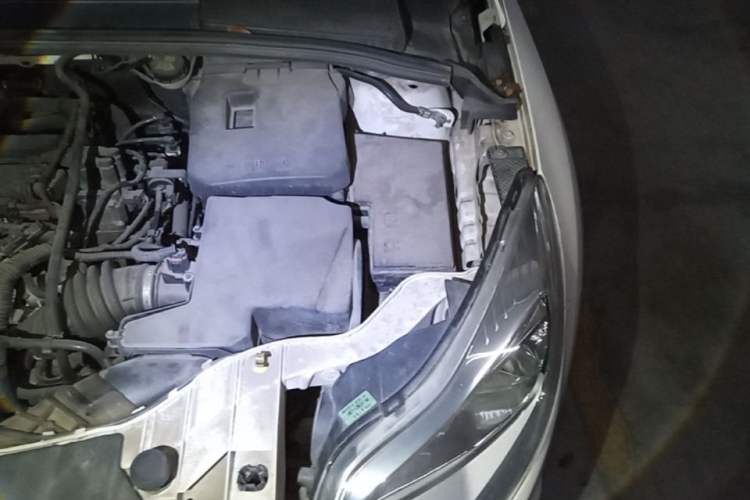 Used Ford Focus 2012 Hatchback 1.6L Automatic Fashion Edition Engine Bay Left