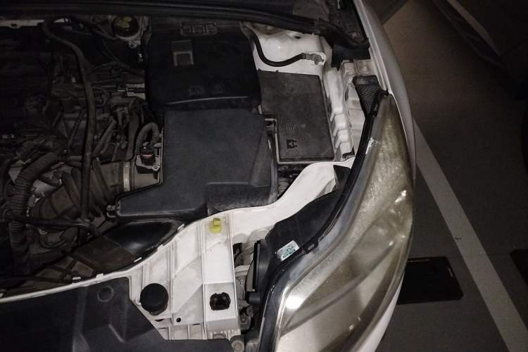 Used Ford Focus 2012 Hatchback 1.6L Automatic Fashion Edition Engine Bay Left