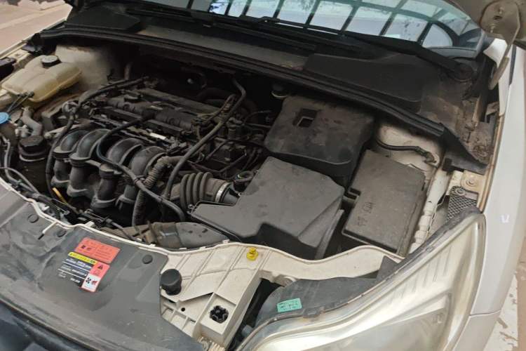 Used Ford Focus 2012 Hatchback 1.6L Automatic Fashion Edition Engine Bay Left