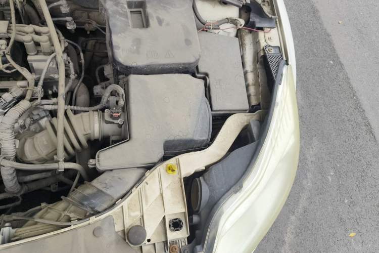 Used Ford Focus 2012 Sedan 1.6L Manual Comfort Model Engine Bay Left