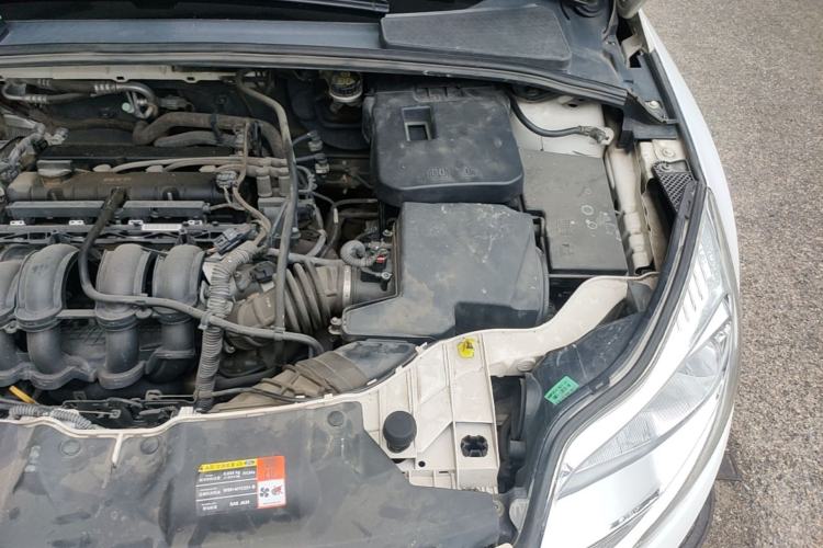 Used Ford Focus 2012 Sedan 1.6L Manual Comfort Model Engine Bay Left