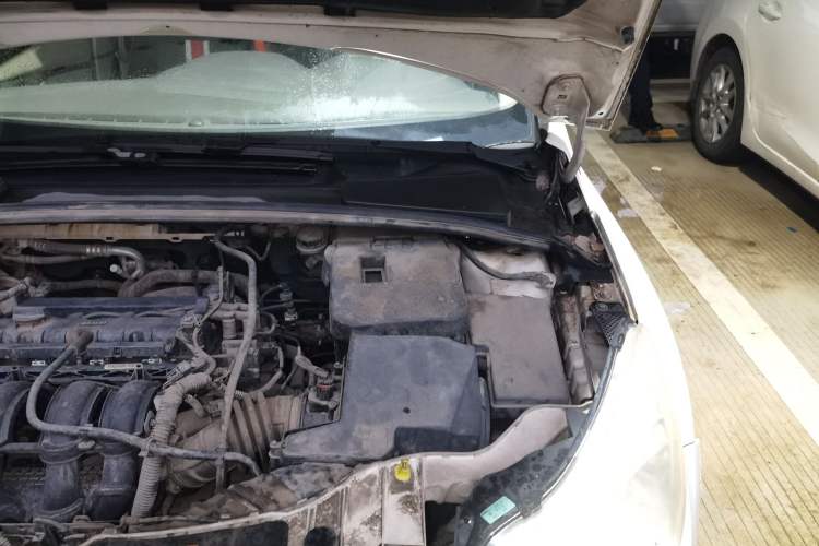 Used Ford Focus 2012 Sedan 1.6L Manual Comfort Model Engine Bay Left