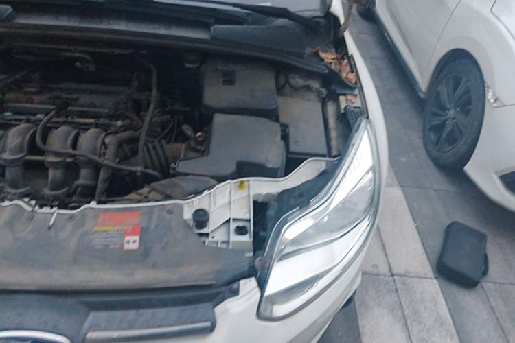 Used Ford Focus 2012 Hatchback 1.6L Automatic Comfort Model Engine Bay Left