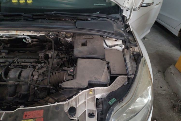 Used Ford Focus 2012 Sedan 1.6L Automatic Comfort Model Engine Bay Left