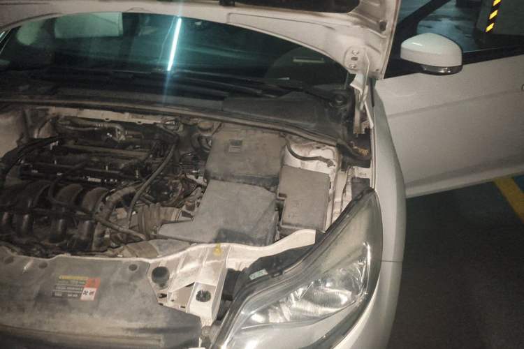 Used Ford Focus 2012 Hatchback 1.6L Manual Fashion Edition Engine Bay Left