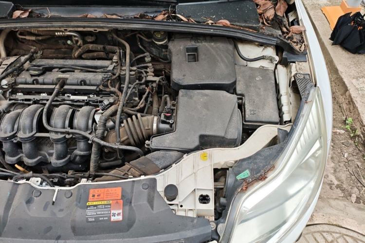 Used Ford Focus 2012 Sedan 1.6L Automatic Comfort Model Engine Bay Left