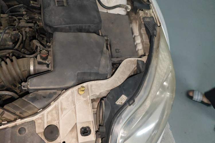 Used Ford Focus 2012 Hatchback 1.6L Automatic Fashion Edition Engine Bay Left