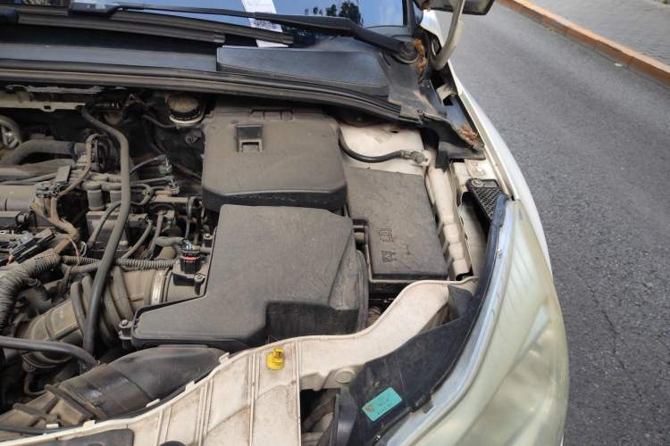 Used Ford Focus 2012 Hatchback 1.6L Automatic Fashion Edition Engine Bay Left