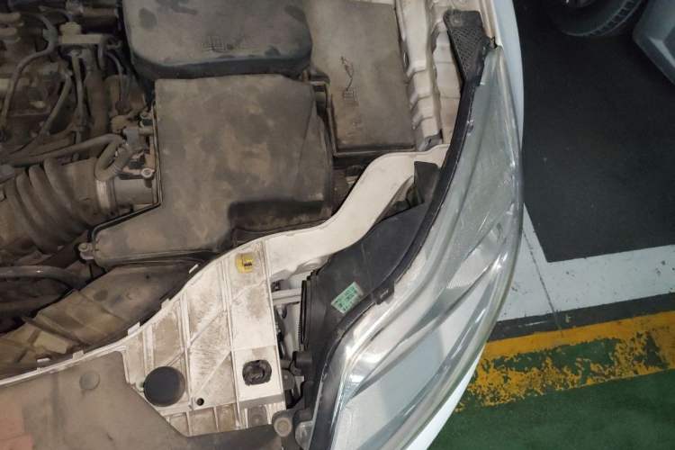 Used Ford Focus 2012 Sedan 1.6L Automatic Fashion Edition Engine Bay Left