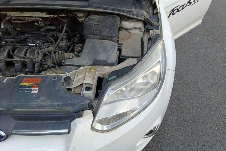 Used Ford Focus 2012 Hatchback 1.6L Automatic Fashion Edition Engine Bay Left