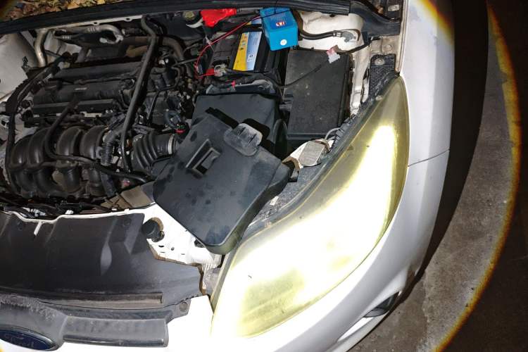 Used Ford Focus 2012 Sedan 1.6L Manual Comfort Model Engine Bay Left