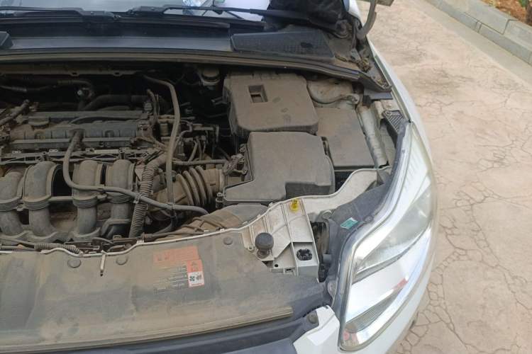 Used Ford Focus 2012 Sedan 1.6L Automatic Fashion Edition Engine Bay Left