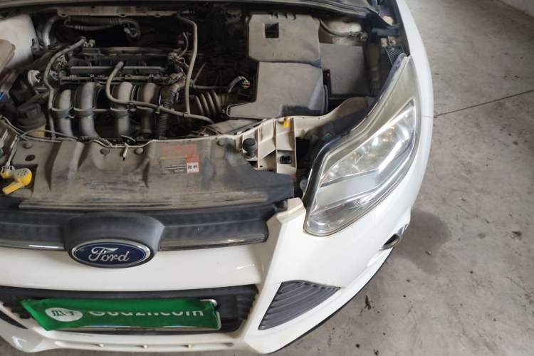 Used Ford Focus 2012 Hatchback 1.6L Automatic Fashion Edition Engine Bay Left
