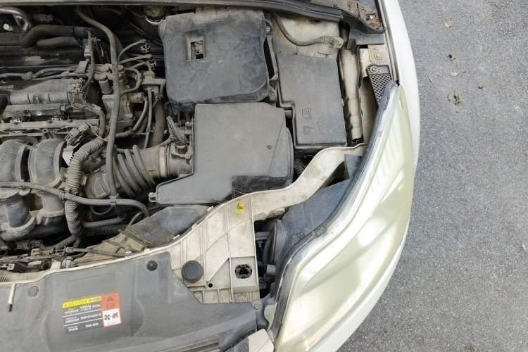 Used Ford Focus 2012 Sedan 1.6L Automatic Fashion Edition Engine Bay Left