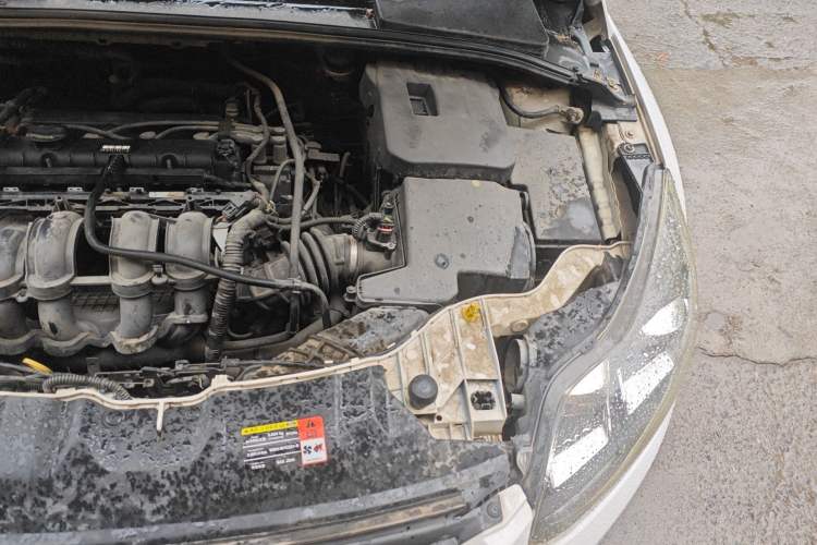 Used Ford Focus 2012 Hatchback 1.6L Automatic Fashion Edition Engine Bay Left