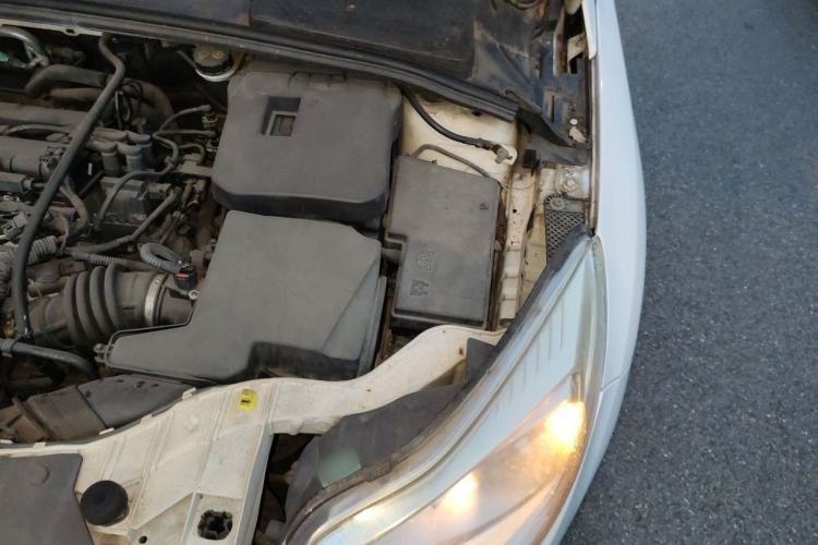 Used Ford Focus 2012 Hatchback 1.6L Automatic Fashion Edition Engine Bay Left