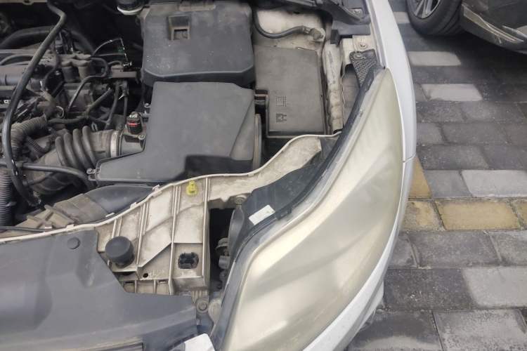 Used Ford Focus 2012 Sedan 1.6L Automatic Fashion Edition Engine Bay Left