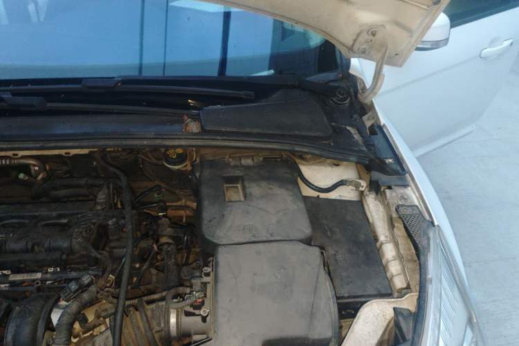 Used Ford Focus 2012 Hatchback 1.6L Automatic Comfort Model Engine Bay Left