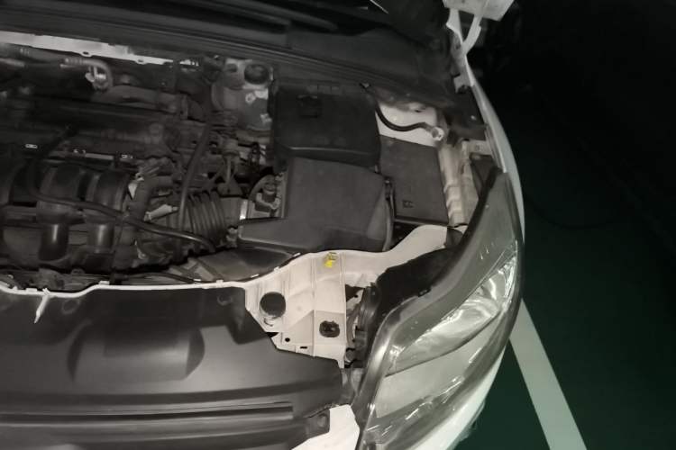 Used Ford Focus 2012 Sedan 1.6L Automatic Fashion Edition Engine Bay Left