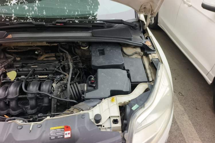Used Ford Focus 2012 Hatchback 1.6L Automatic Fashion Edition Engine Bay Left