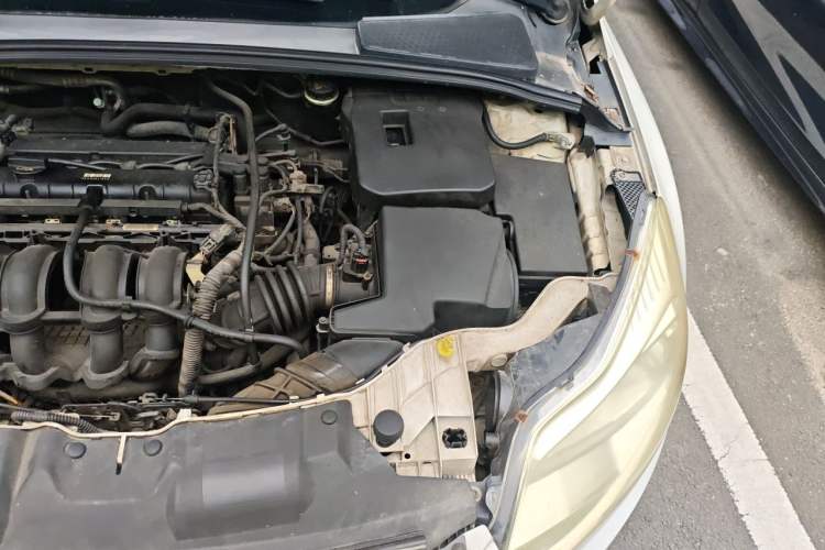 Used Ford Focus 2012 Sedan 1.6L Automatic Fashion Edition Engine Bay Left