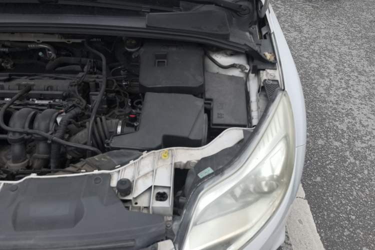 Used Ford Focus 2012 Sedan 1.6L Manual Comfort Model Engine Bay Left