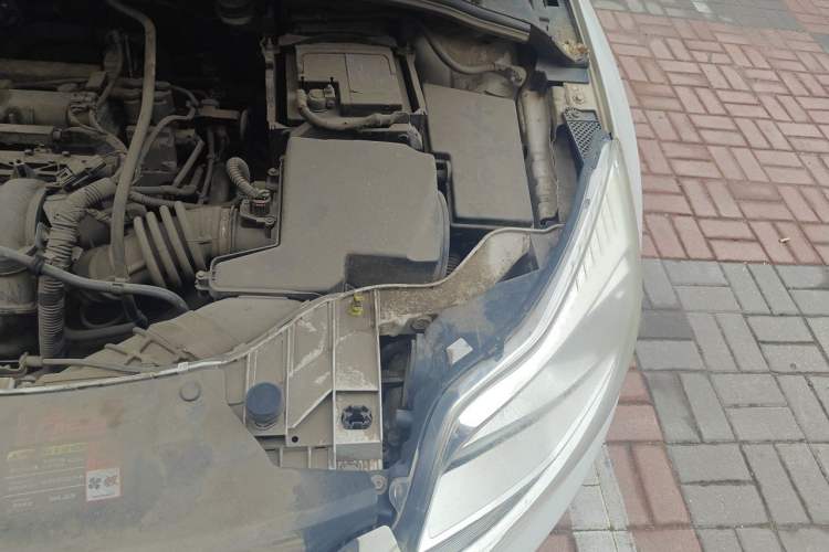 Used Ford Focus 2012 Sedan 1.6L Automatic Fashion Edition Engine Bay Left
