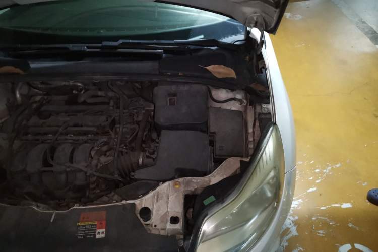 Used Ford Focus 2012 Sedan 1.6L Automatic Fashion Edition Engine Bay Left