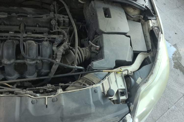 Used Ford Focus 2012 Hatchback 1.6L Automatic Fashion Edition Engine Bay Left