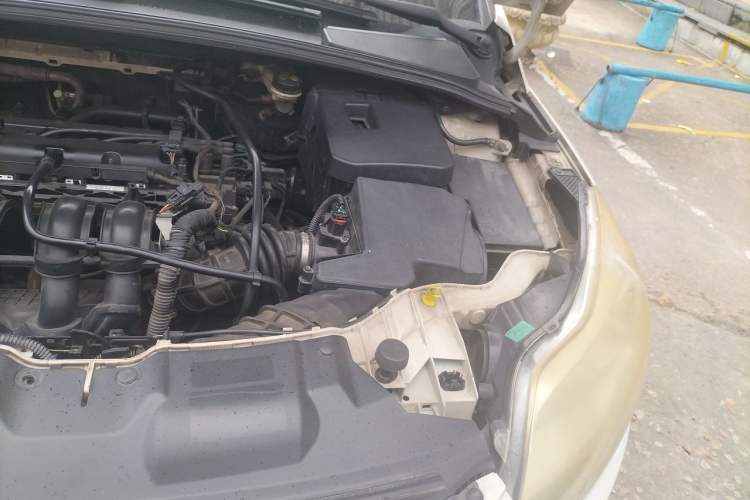Used Ford Focus 2012 Sedan 1.6L Automatic Comfort Model Engine Bay Left