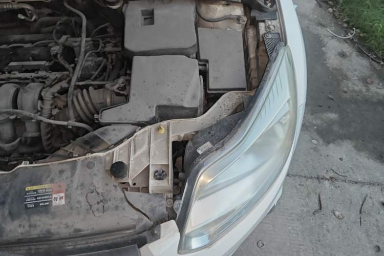 Used Ford Focus 2012 Hatchback 1.6L Automatic Fashion Edition Engine Bay Left