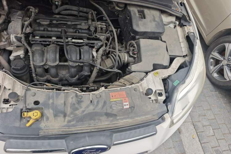 Used Ford Focus 2012 Sedan 1.6L Automatic Fashion Edition Engine Bay Left