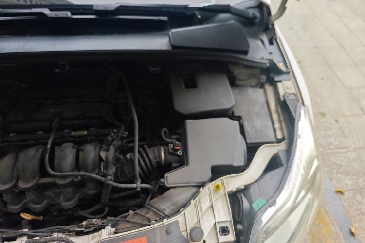 Used Ford Focus 2012 Sedan 1.6L Automatic Comfort Model Engine Bay Left