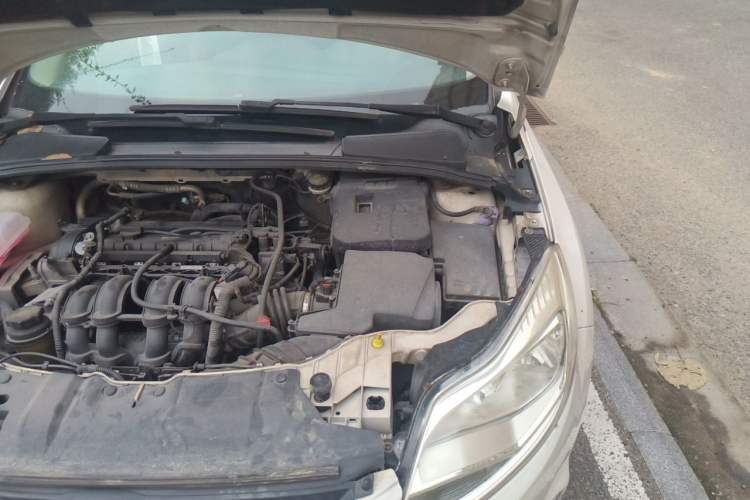 Used Ford Focus 2012 Sedan 1.6L Automatic Fashion Edition Engine Bay Left