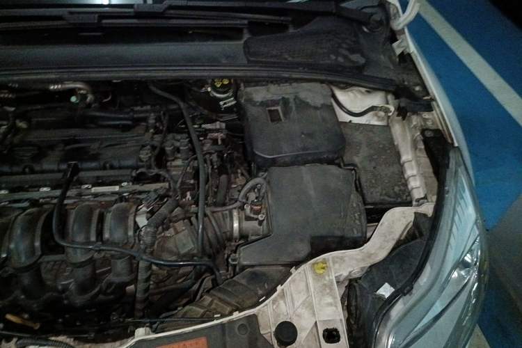 Used Ford Focus 2012 Sedan 1.6L Automatic Comfort Model Engine Bay Left