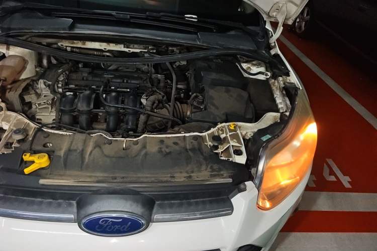 Used Ford Focus 2012 Hatchback 1.6L Manual Comfort Model Engine Bay Left